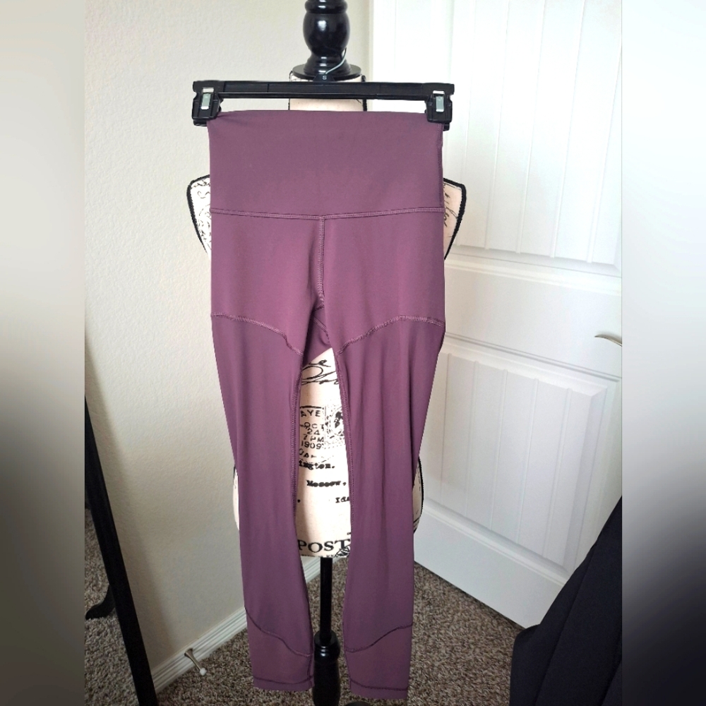 NWOT Lululemon Wundwr Train With Mesh Sz 2